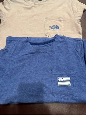 Three T-shirt The North Face Pocket Tee Pair in Beige and Blue plus a Nike shirt
